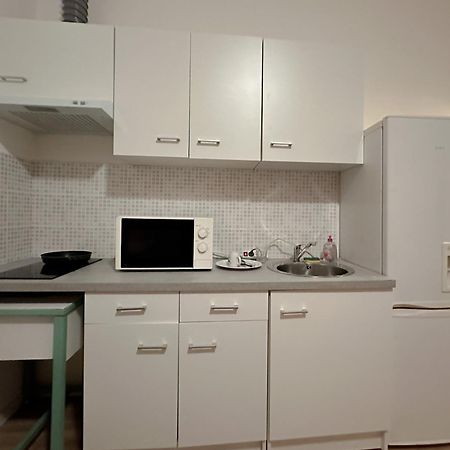 Charmant Studio Avec Balcon Перпинян Екстериор снимка