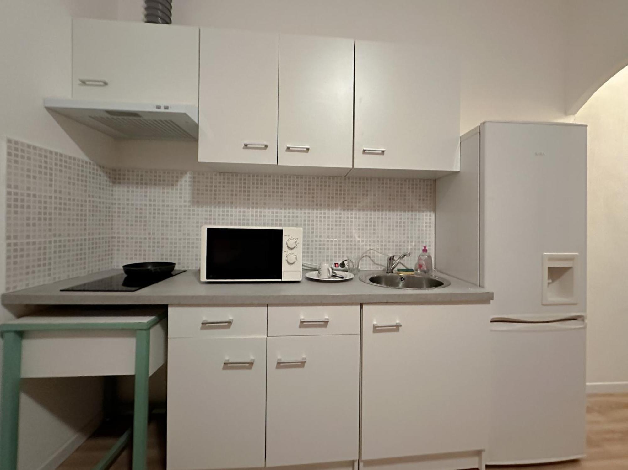 Charmant Studio Avec Balcon Перпинян Екстериор снимка